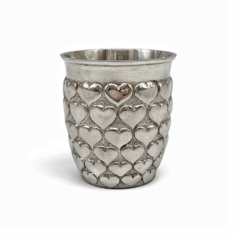 Масивний срібний стакан &laquo;Heart Cup&raquo;. Німеччина, кінець 19 &ndash; початок 20 століття. 766812 фото