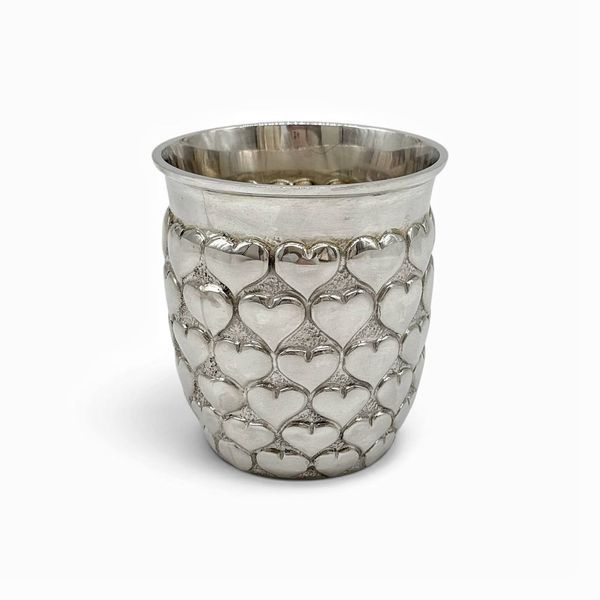 Масивний срібний стакан &laquo;Heart Cup&raquo;. Німеччина, кінець 19 &ndash; початок 20 століття. 766812 фото