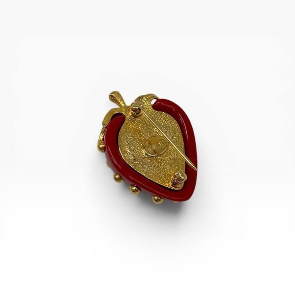 Вінтажна брошка &laquo;Полуниця&raquo; від Kenneth Jay Lane, колекція Fruit Salad Jewelry, 1992 рік. 366499 фото