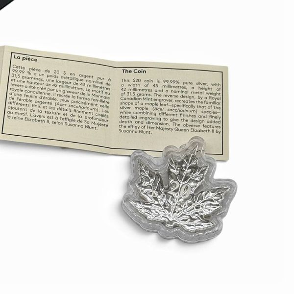 Срібна монета "The Canadian Maple Leaf 2015 Fine Silver Shaped Coin". Канада, 2015 рік. 362628 фото