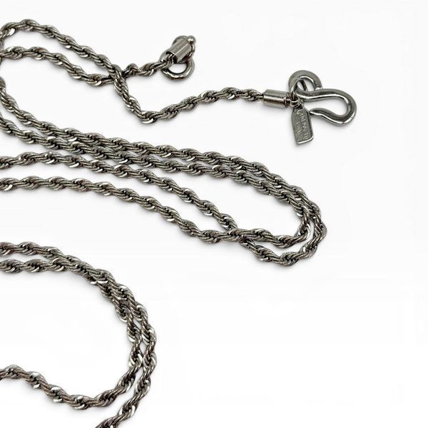 Кулон &lsquo;Полуницяʼ від Kenneth Jay Lane.  Колекція Fruit Salad Jewelry, США. Колекція випускалась з 1992 року. 317966 фото