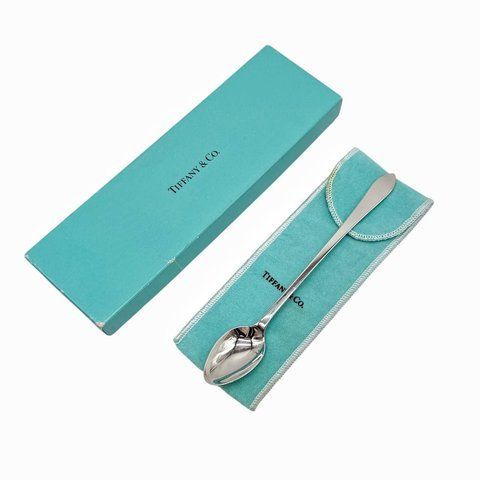 Срібна ложка Tiffany. Відмінно підійде для коктейлів або латте. 269640 фото