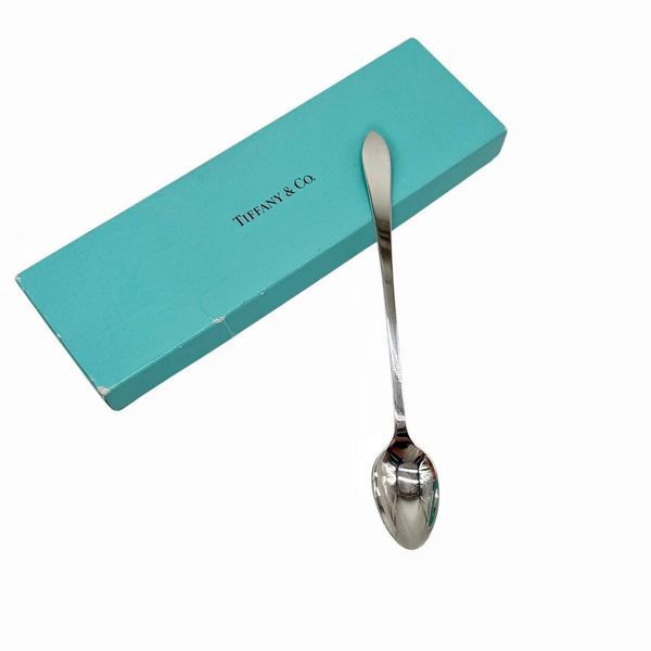 Срібна ложка Tiffany. Відмінно підійде для коктейлів або латте. 269640 фото
