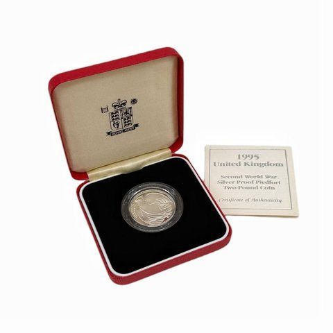 Срібна монета "United Kingdom End of Second World War Dove 2 Silver Proof Piedfort Coin 1995". 874146 фото