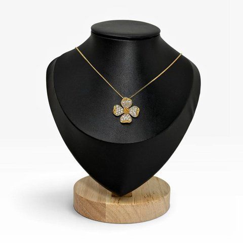 Кулон у вигляді кизилу на ланцюжку від Trifari Crown. США, кінець 1950х - 1960 рр. 859628 фото