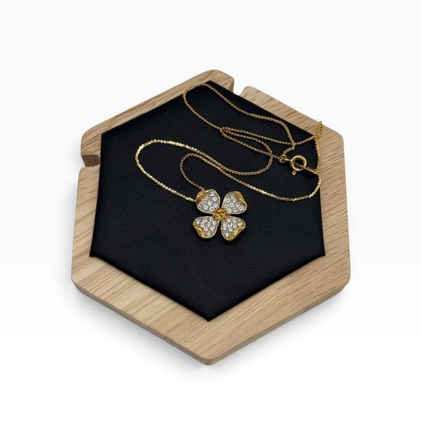 Кулон у вигляді кизилу на ланцюжку від Trifari Crown. США, кінець 1950х - 1960 рр. 859628 фото