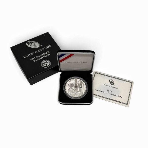 Срібна медаль "United States Mint 2011 September 11 National Medal". 034155 фото