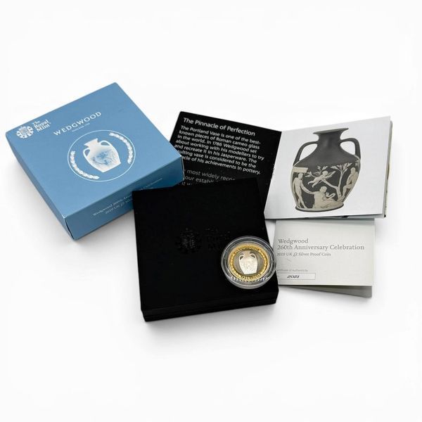 Серебряная монета &laquo;Wedgwood 260th Anniversary Celebration&raquo;. Англия, Royal Mint, 2019 год. 585119 фото