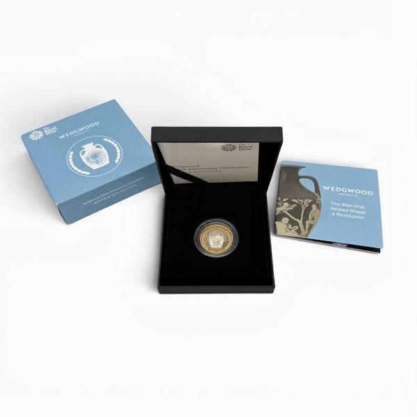 Серебряная монета &laquo;Wedgwood 260th Anniversary Celebration&raquo;. Англия, Royal Mint, 2019 год. 585119 фото